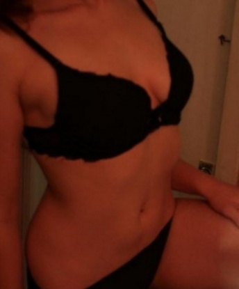 Сексуальная бестия с огненным нравом приглашает к себе в гости для откровенных утех. Я готова побаловать тебя по полной программе и подарить море удовольствия. 10195, 22 года